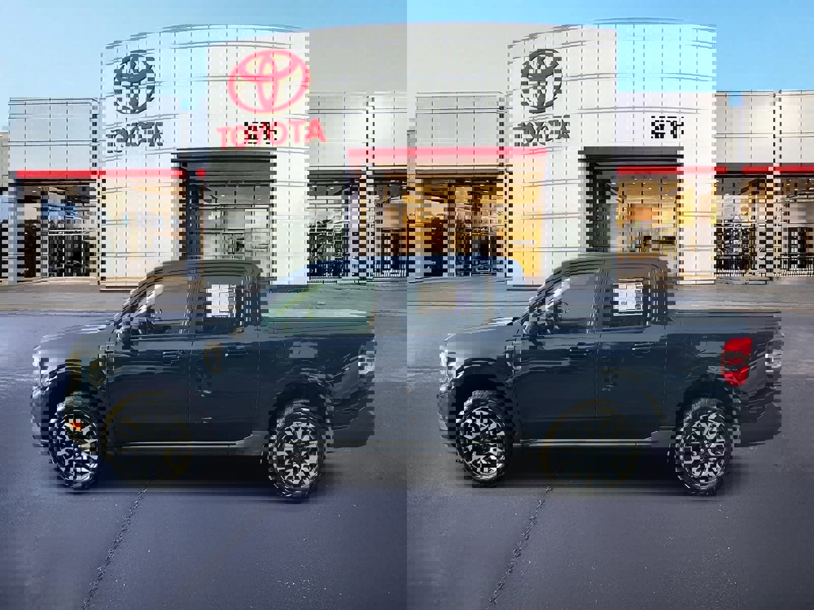 Used 2023 Ford Maverick Lariat w/ Lariat Luxury Package image 7