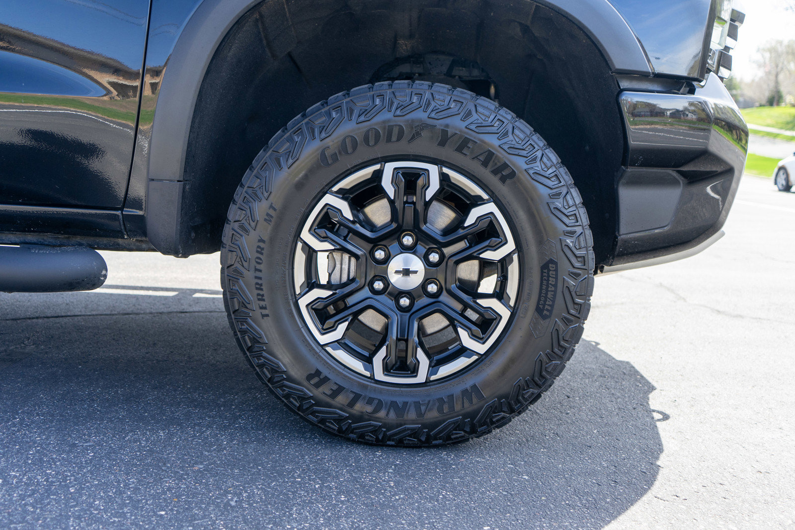 Used 2023 Chevrolet Silverado 1500 ZR2 w/ Technology Package AWD/4WD image 10