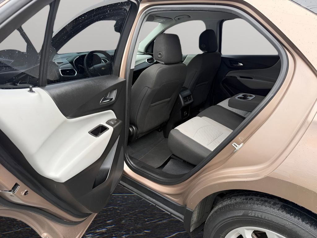 Used 2019 Chevrolet Equinox LS AWD/4WD image 24
