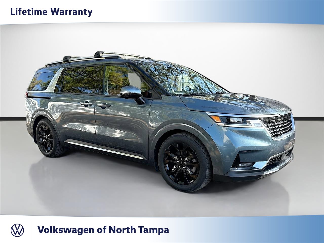 Used 2022 Kia Carnival SX FWD image 1