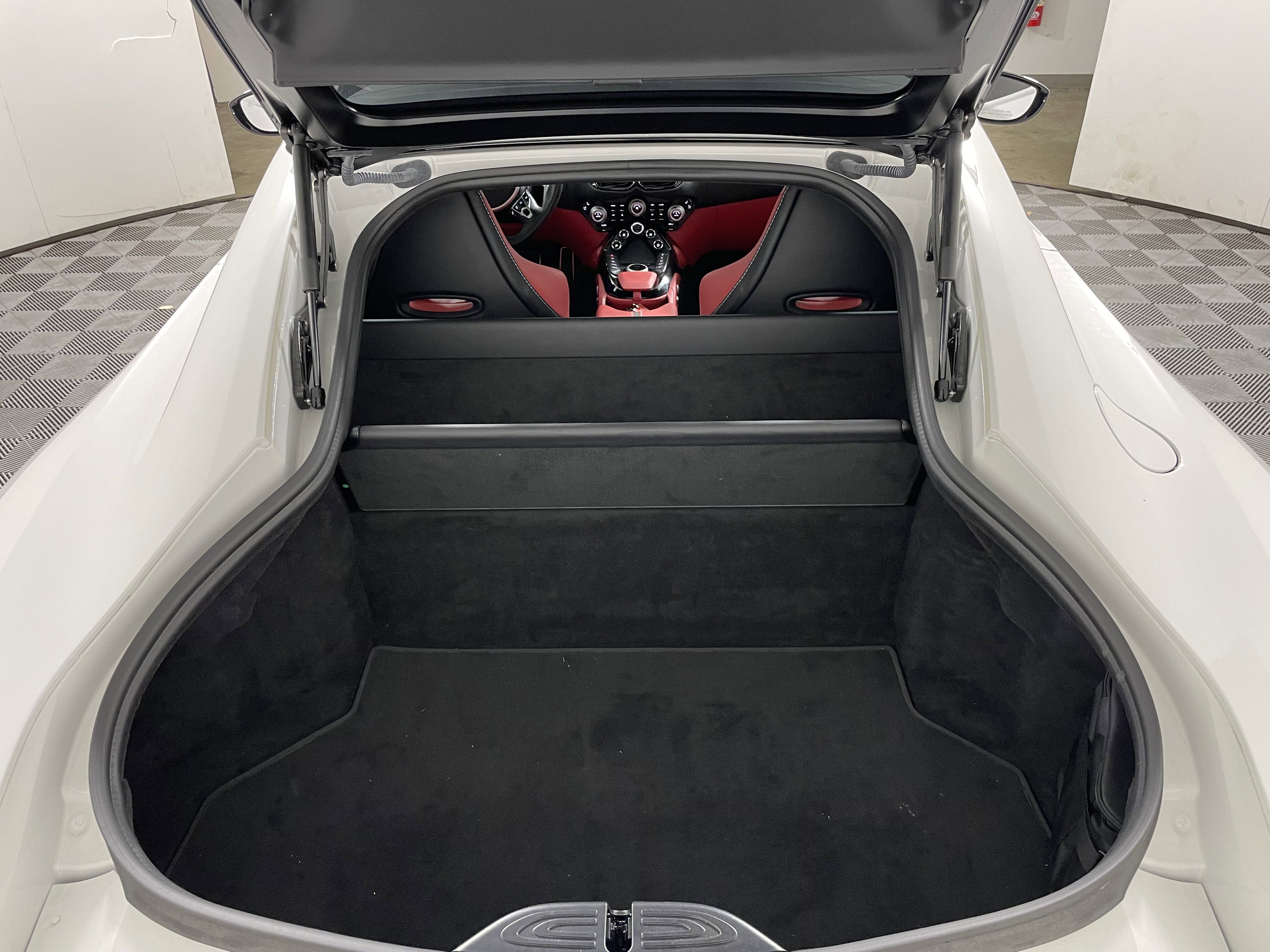 Used 2023 Aston Martin V8 Vantage Coupe image 20