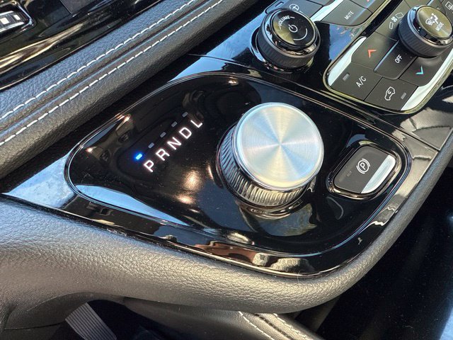 Used 2023 Chrysler Pacifica Limited w/ S Appearance Package FWD image 26