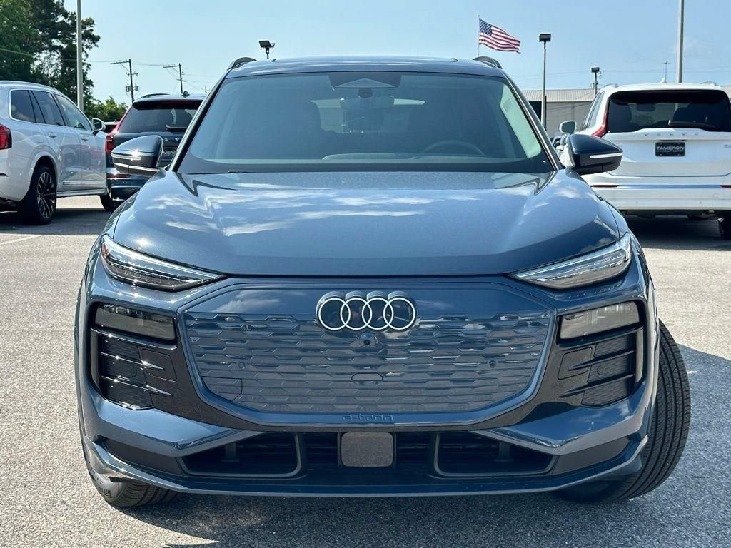 New 2025 Audi Q6 e-tron Premium Plus AWD/4WD image 2