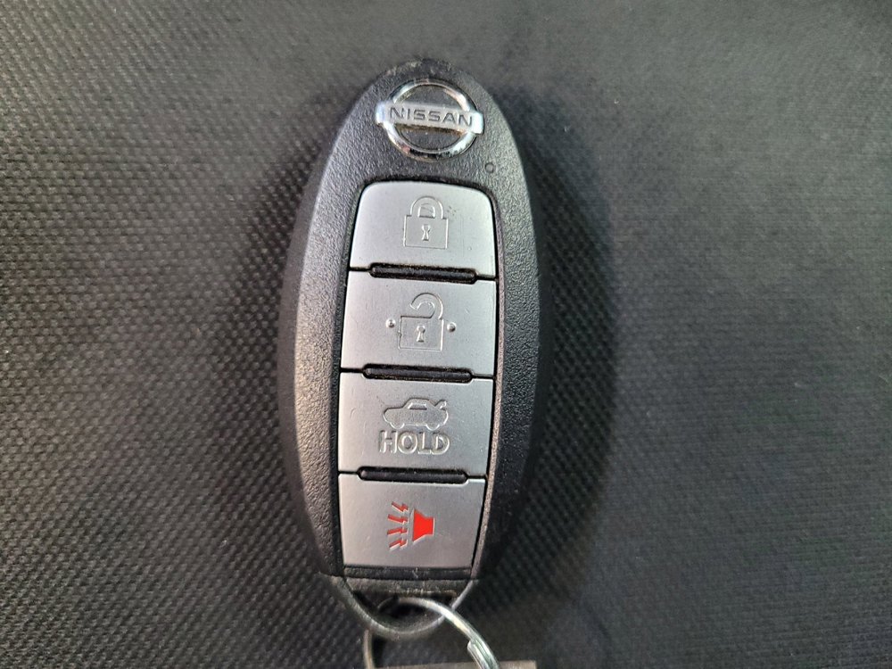 Used 2021 Nissan Versa S FWD image 32
