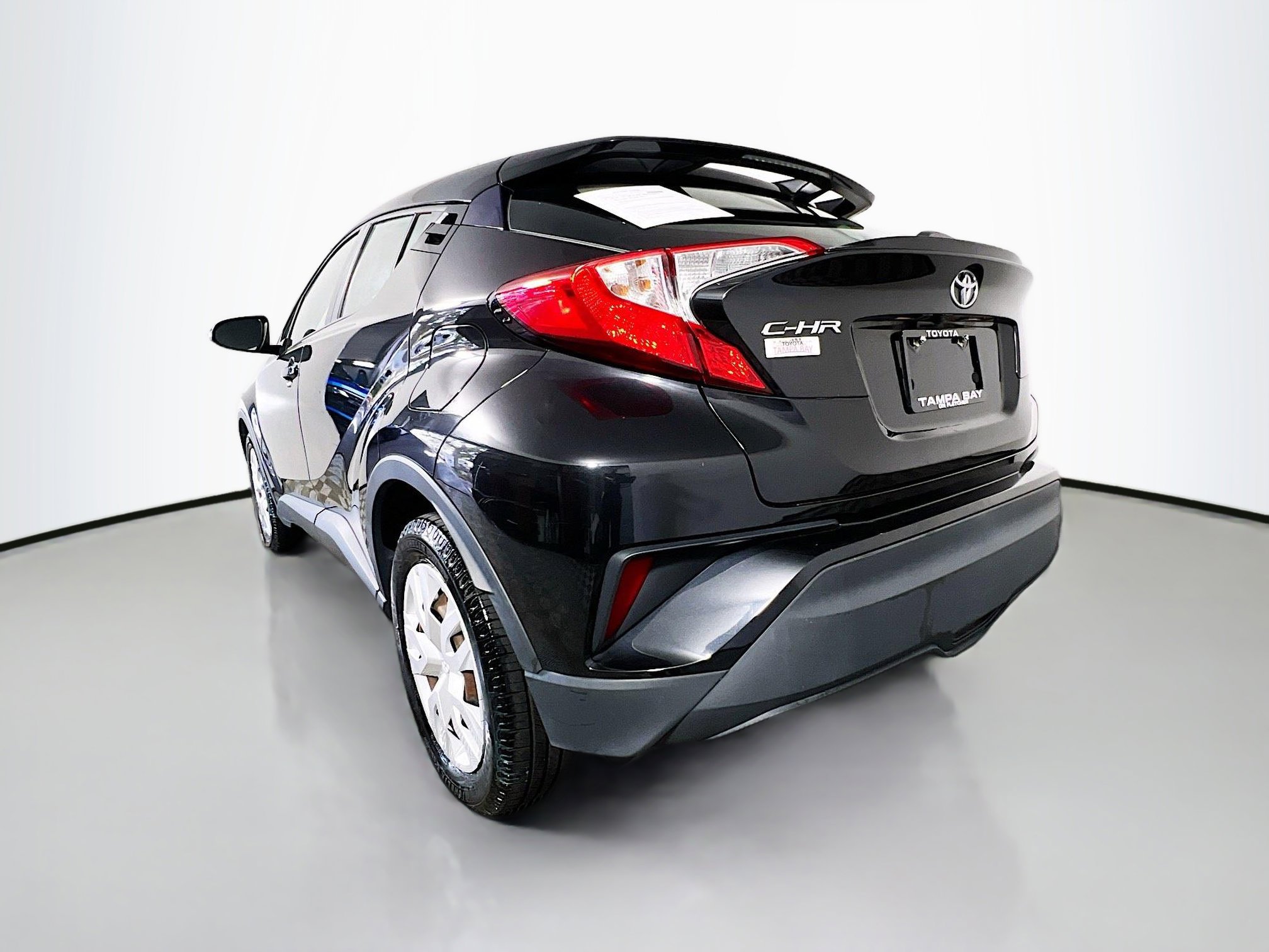 Used 2021 Toyota C-HR LE image 8