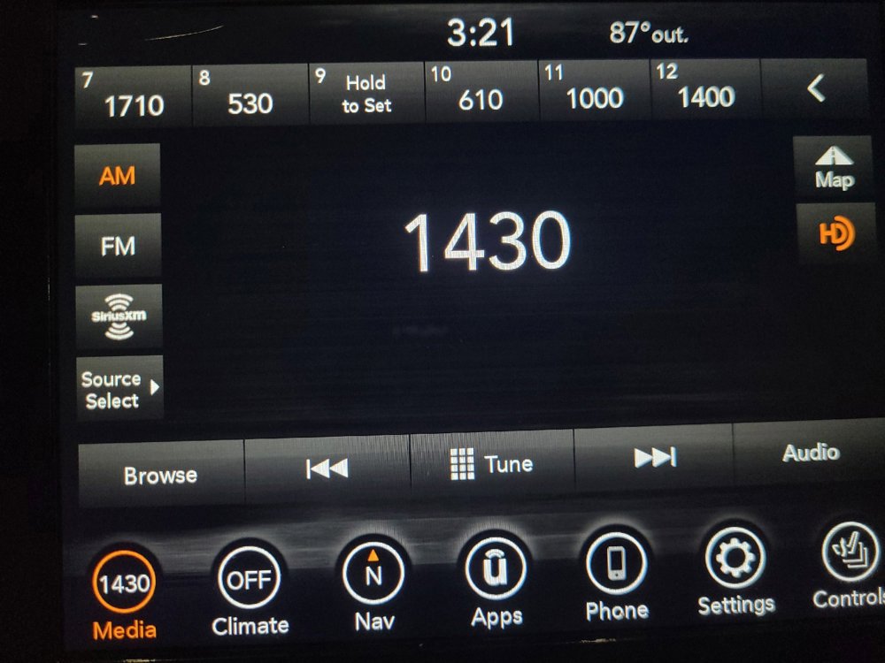 Used 2021 Jeep Grand Cherokee Limited AWD/4WD image 25