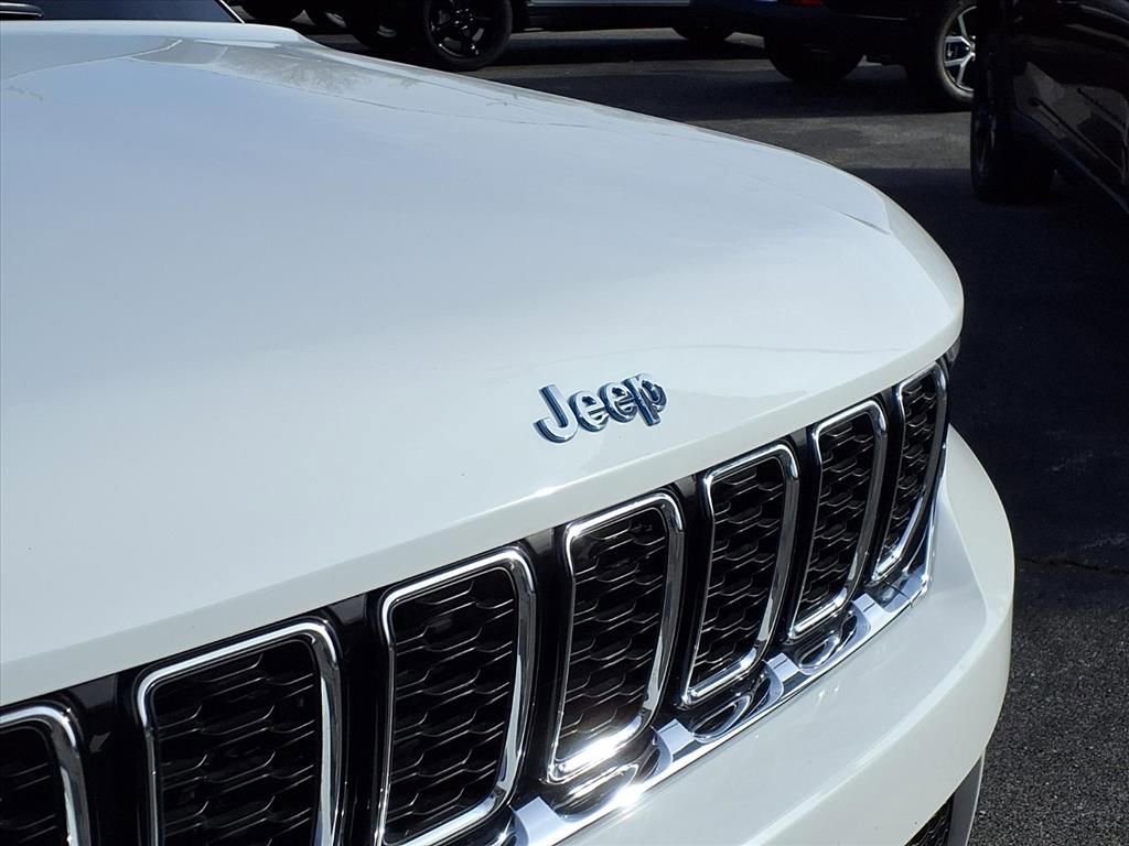 Used 2022 Jeep Grand Cherokee Limited 4xe image 22