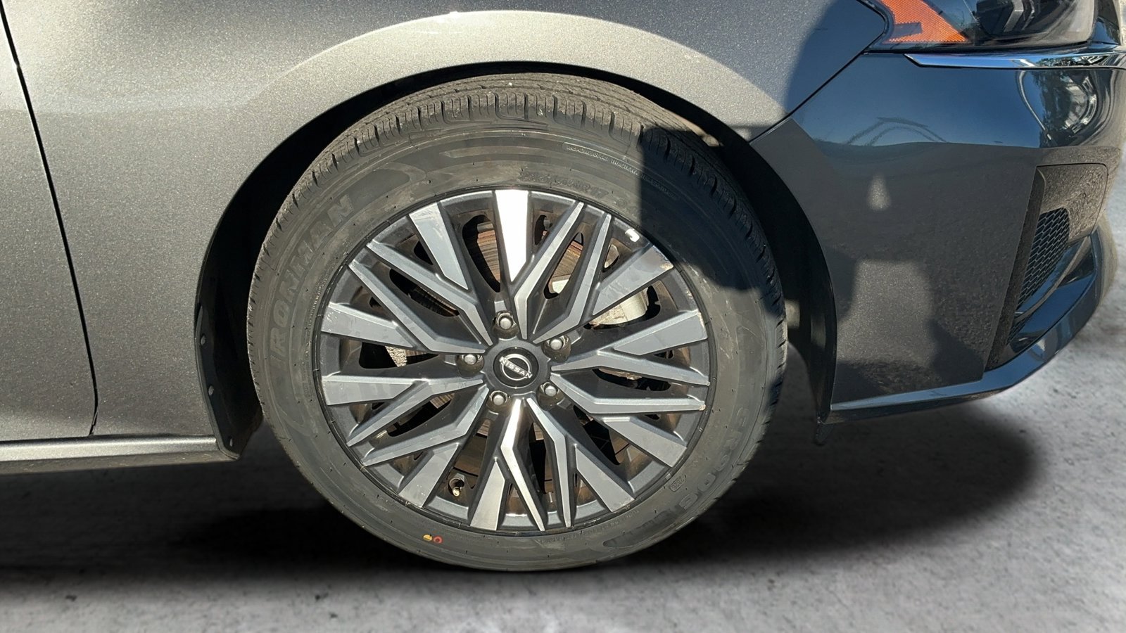 Certified 2025 Nissan Altima 2.5 SV FWD image 14