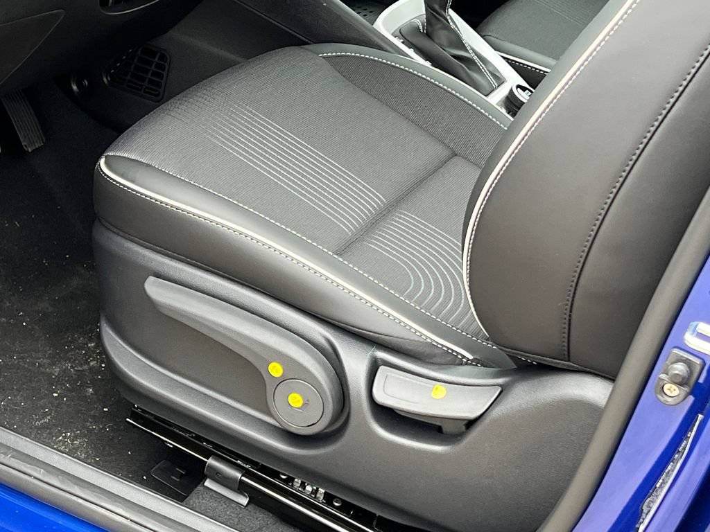 New 2025 Hyundai Venue Limited FWD image 6