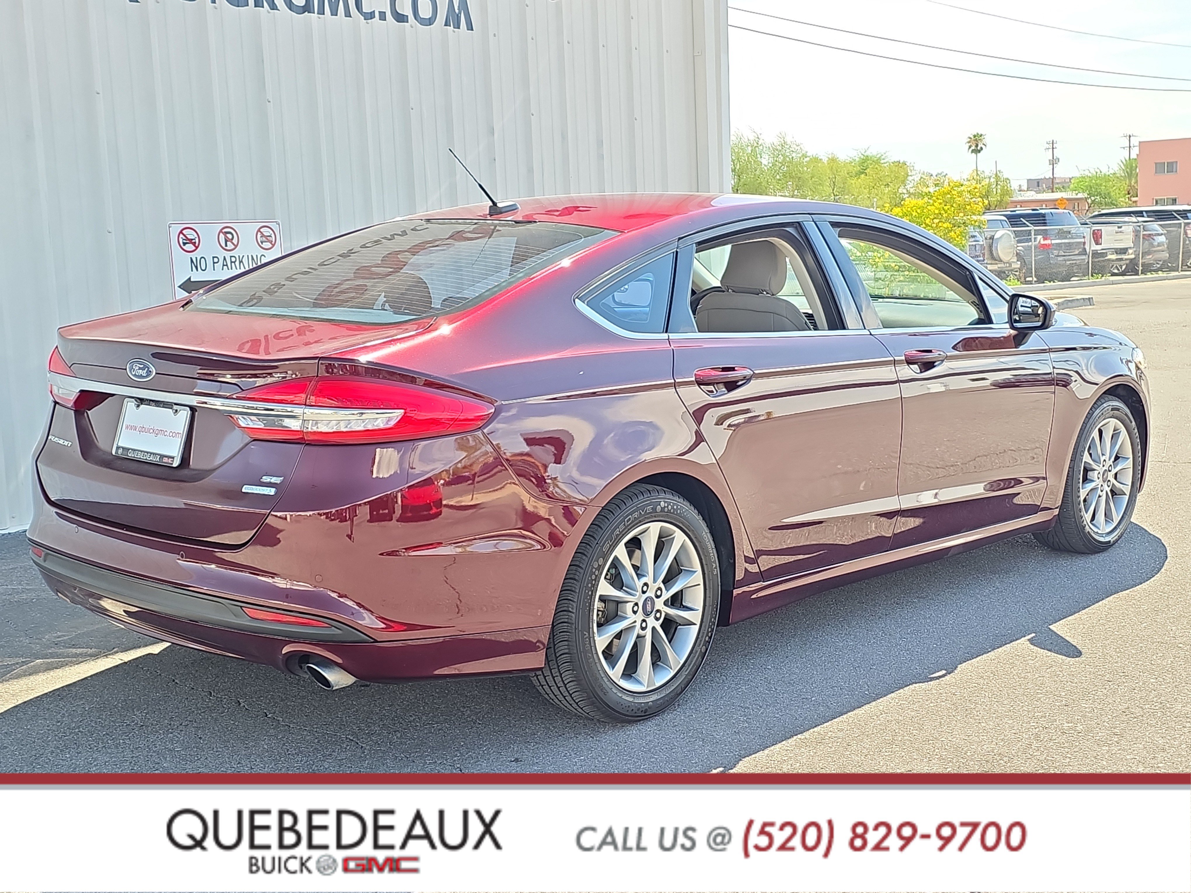Used 2017 Ford Fusion SE w/ Fusion SE Technology Package FWD image 7
