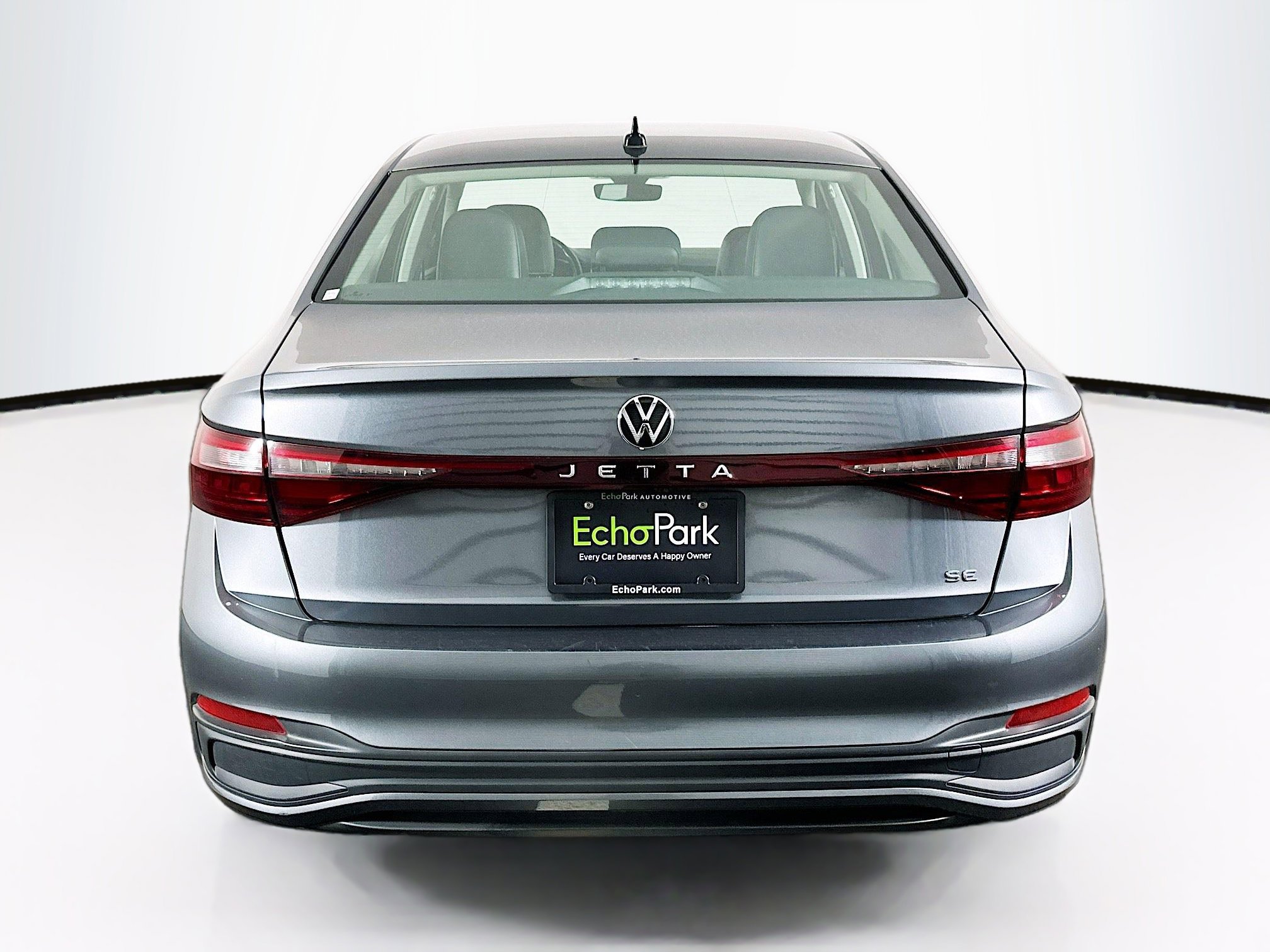Used 2025 Volkswagen Jetta SE FWD image 7