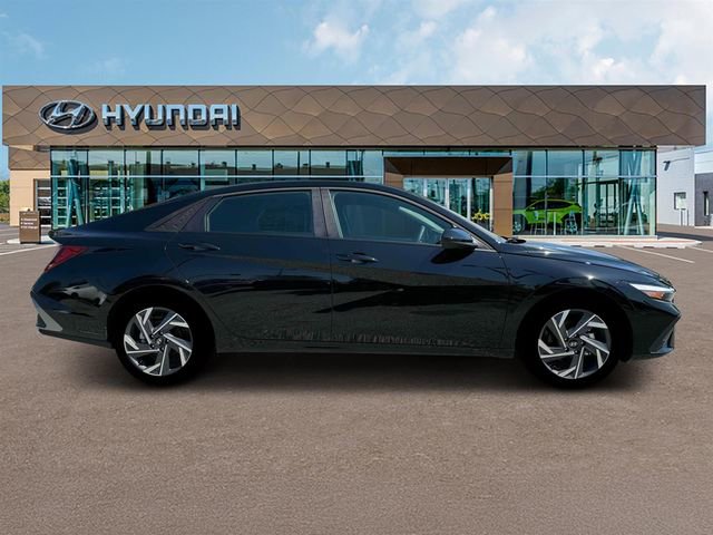 New 2025 Hyundai Elantra Sport image 9