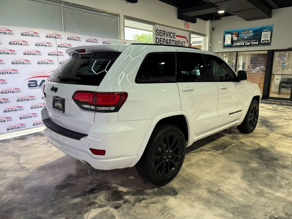 Used 2019 Jeep Grand Cherokee Altitude AWD/4WD image 6
