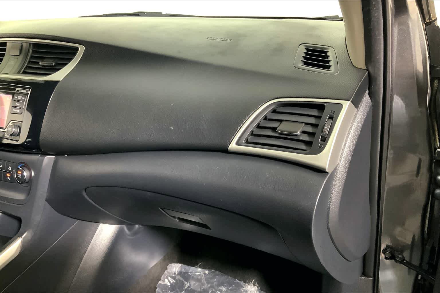 Used 2016 Nissan Sentra SV image 18