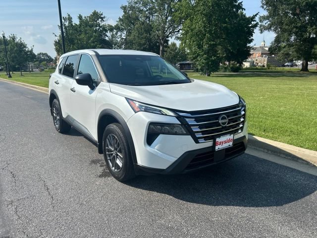 Used 2024 Nissan Rogue S AWD/4WD image 24