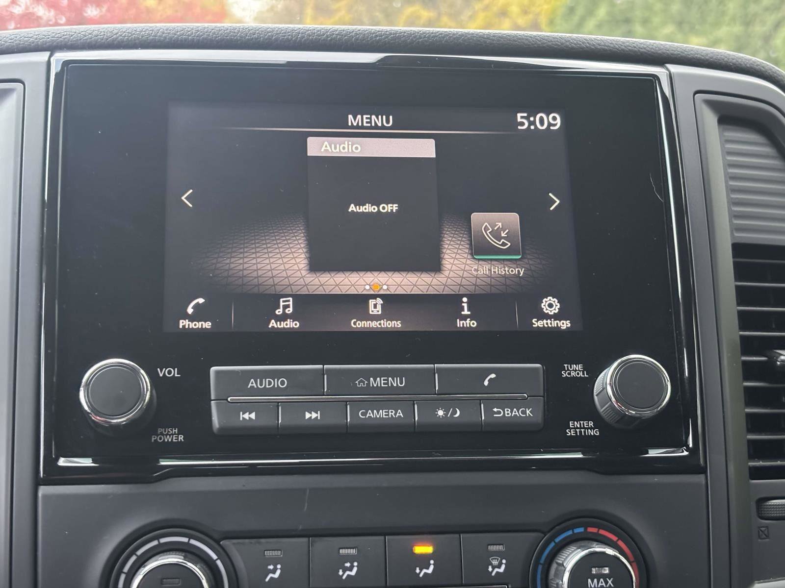 Used 2022 Nissan Titan S image 18