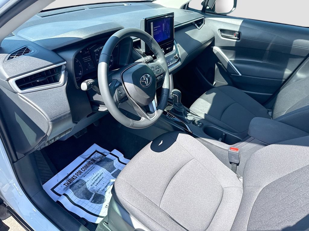Used 2024 Toyota Corolla Cross LE w/ Moonroof Package FWD image 25
