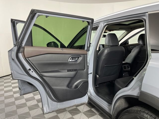 Used 2023 Nissan Rogue Platinum w/ Platinum Premium Package FWD image 42