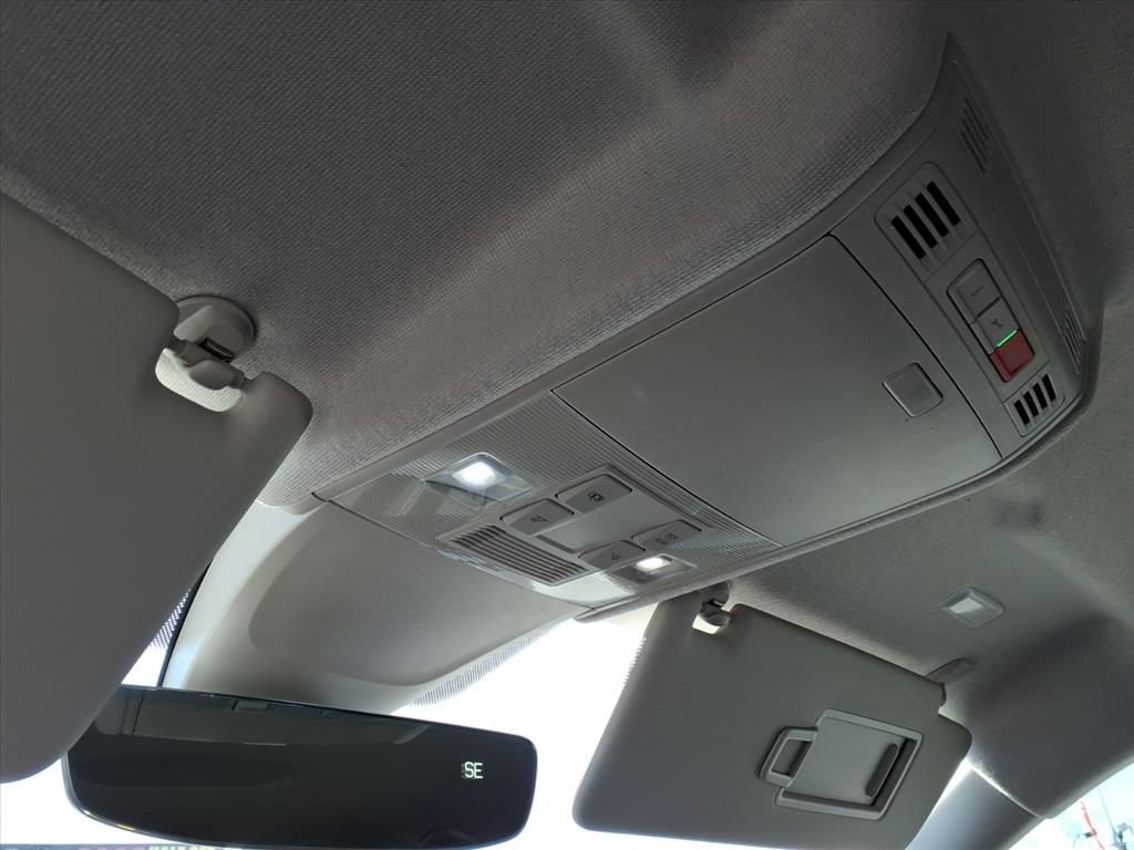 Used 2022 Volkswagen Tiguan SE image 24