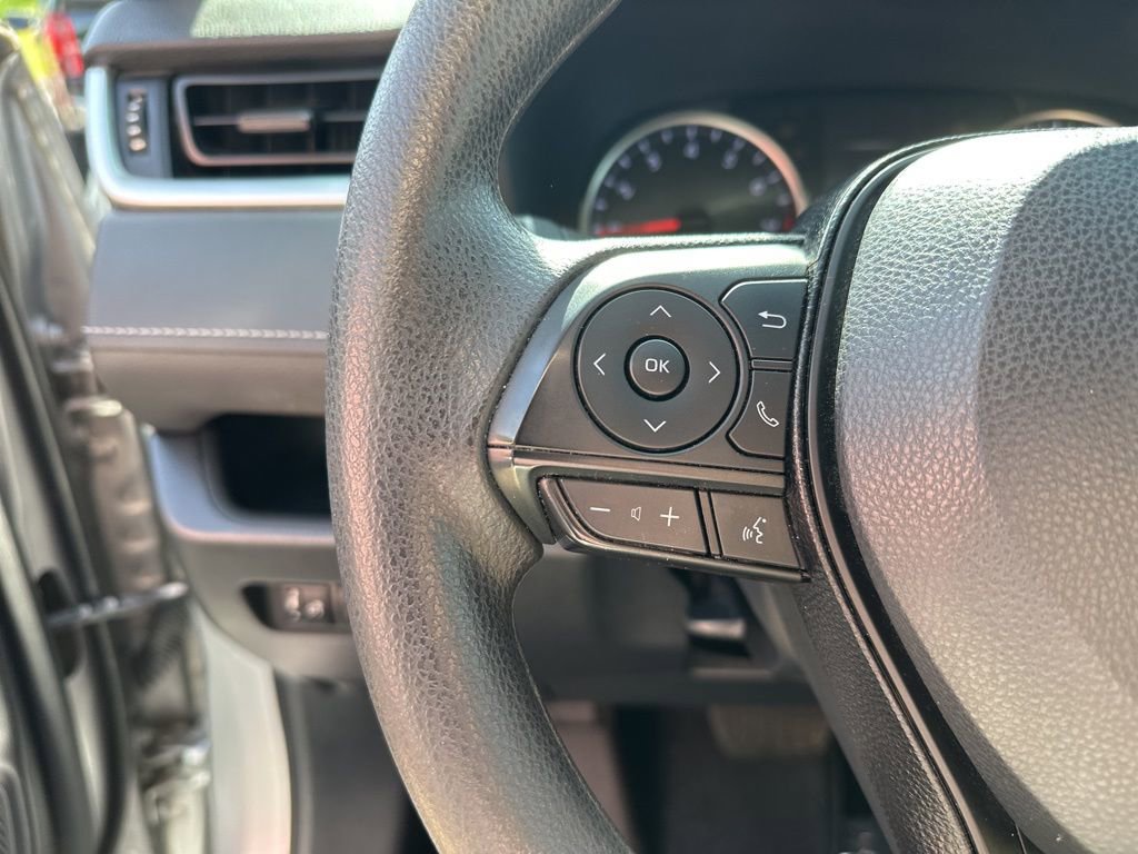 Used 2019 Toyota RAV4 XLE FWD image 17