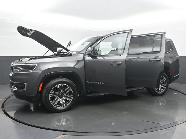 Used 2025 Jeep Wagoneer 4WD image 55