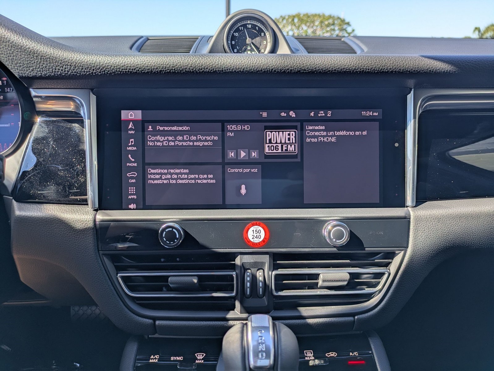 Certified 2026 Porsche Macan AWD/4WD image 17