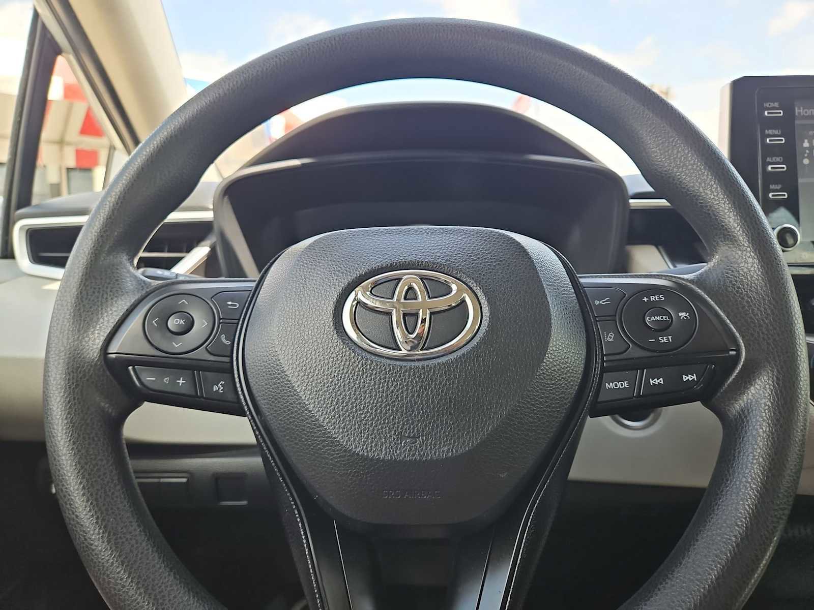 Used 2021 Toyota Corolla LE w/ LE Convenience Package image 22