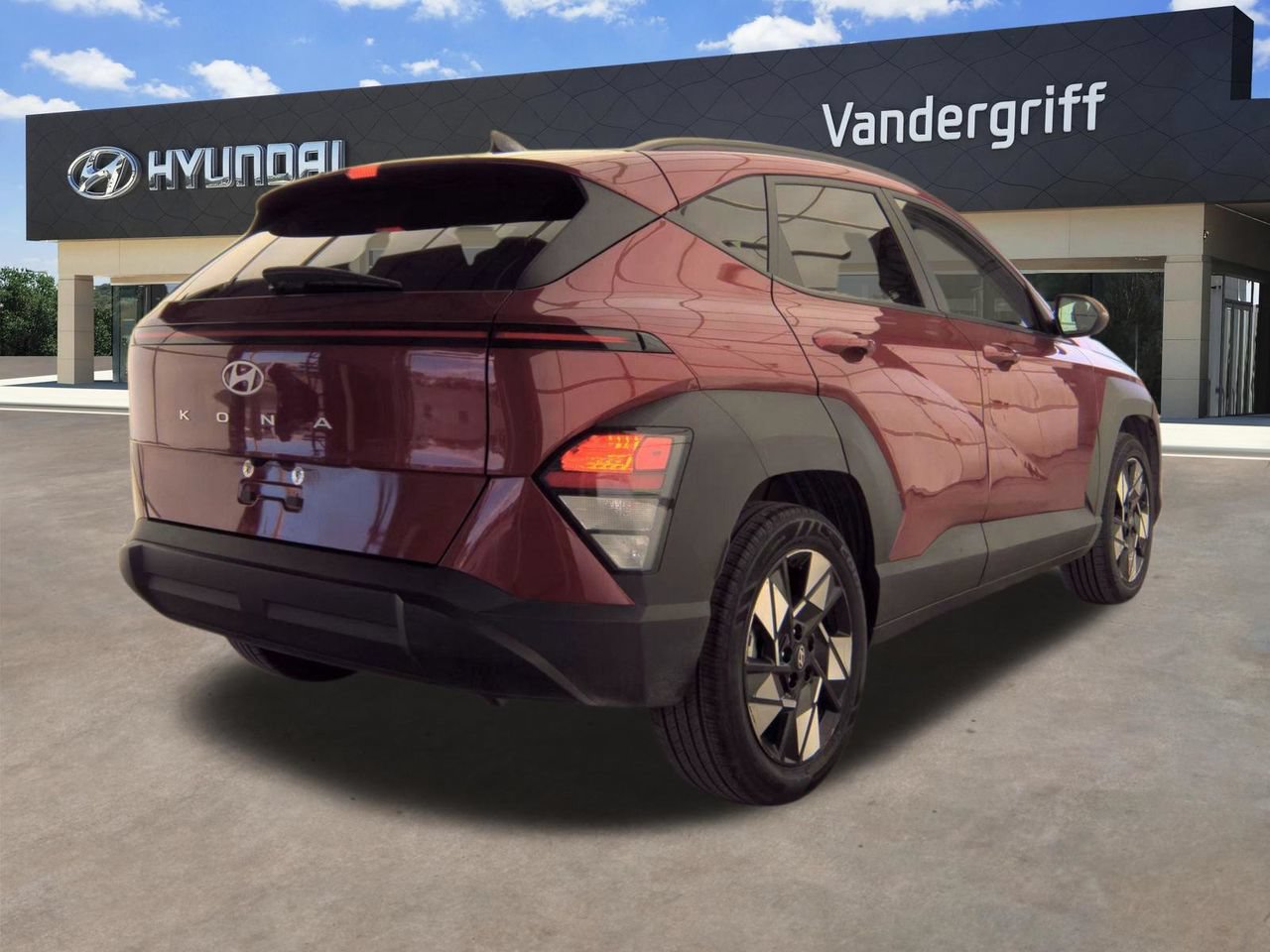 Used 2025 Hyundai Kona SEL FWD image 9