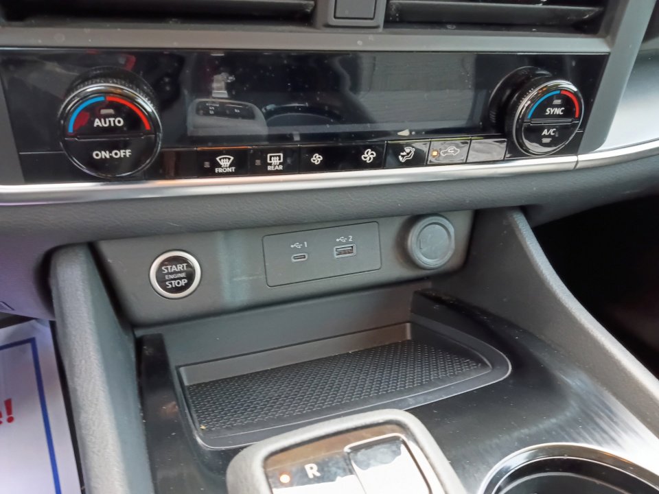 Used 2023 Nissan Rogue SV image 24