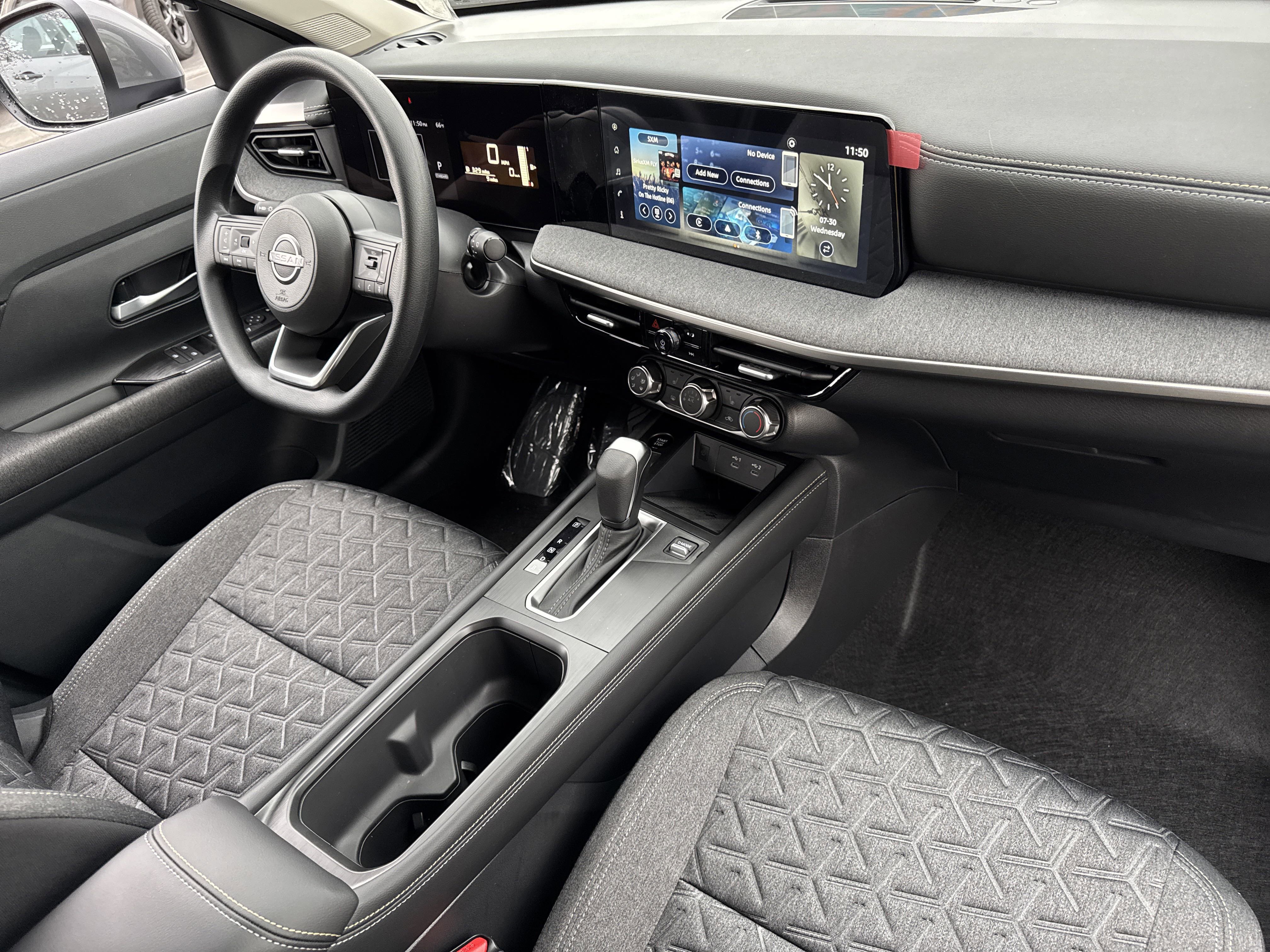 New 2025 Nissan Kicks SV w/ SV Premium Package image 23