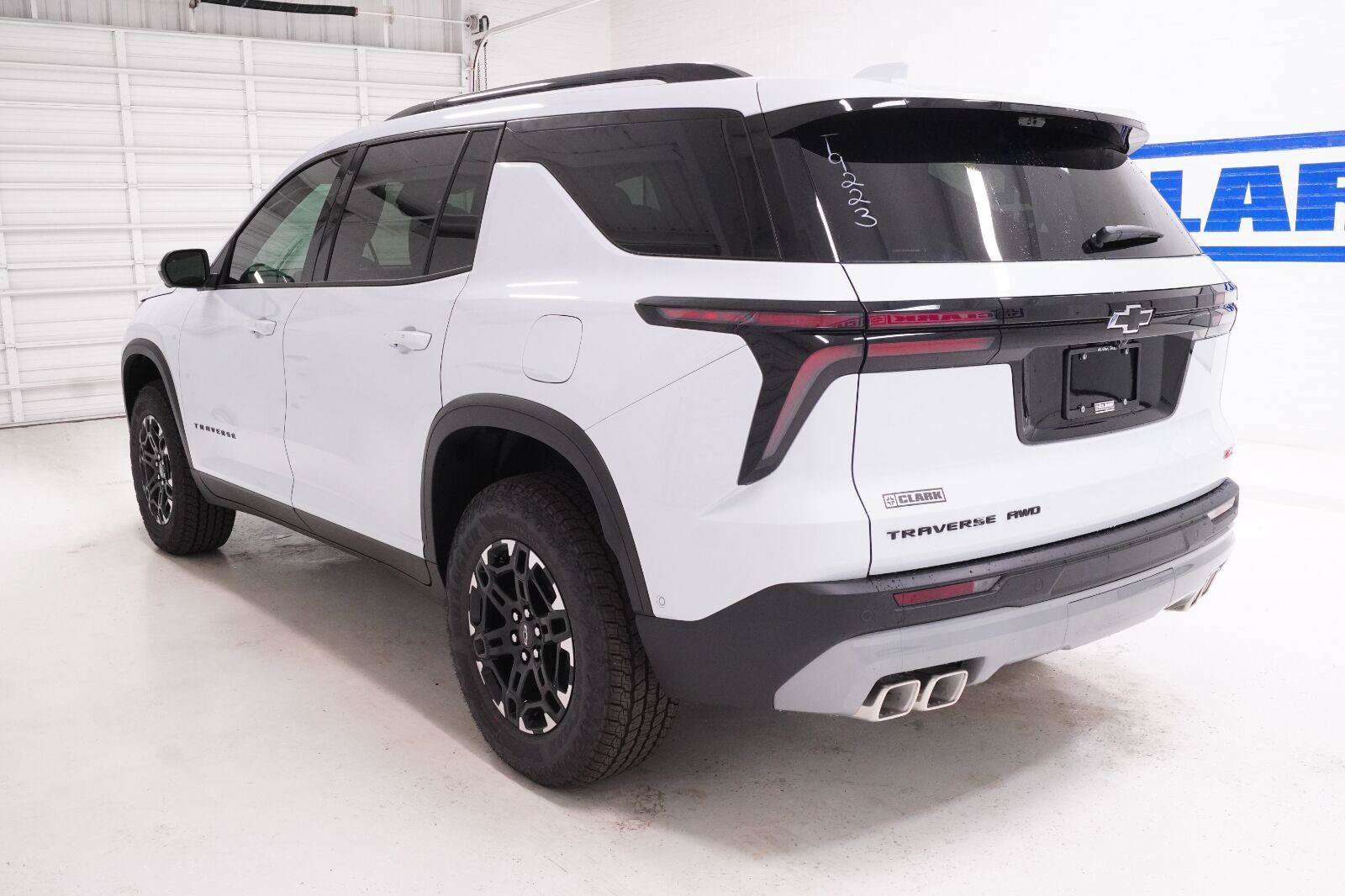New 2027 Chevrolet Traverse Z71 w/ Enhanced Driving Package AWD/4WD image 41