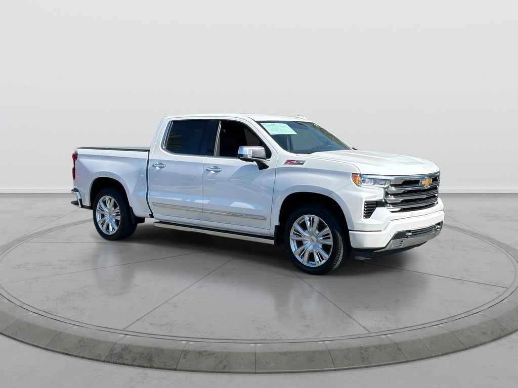 Used 2023 Chevrolet Silverado 1500 High Country w/ Technology Package AWD/4WD image 2