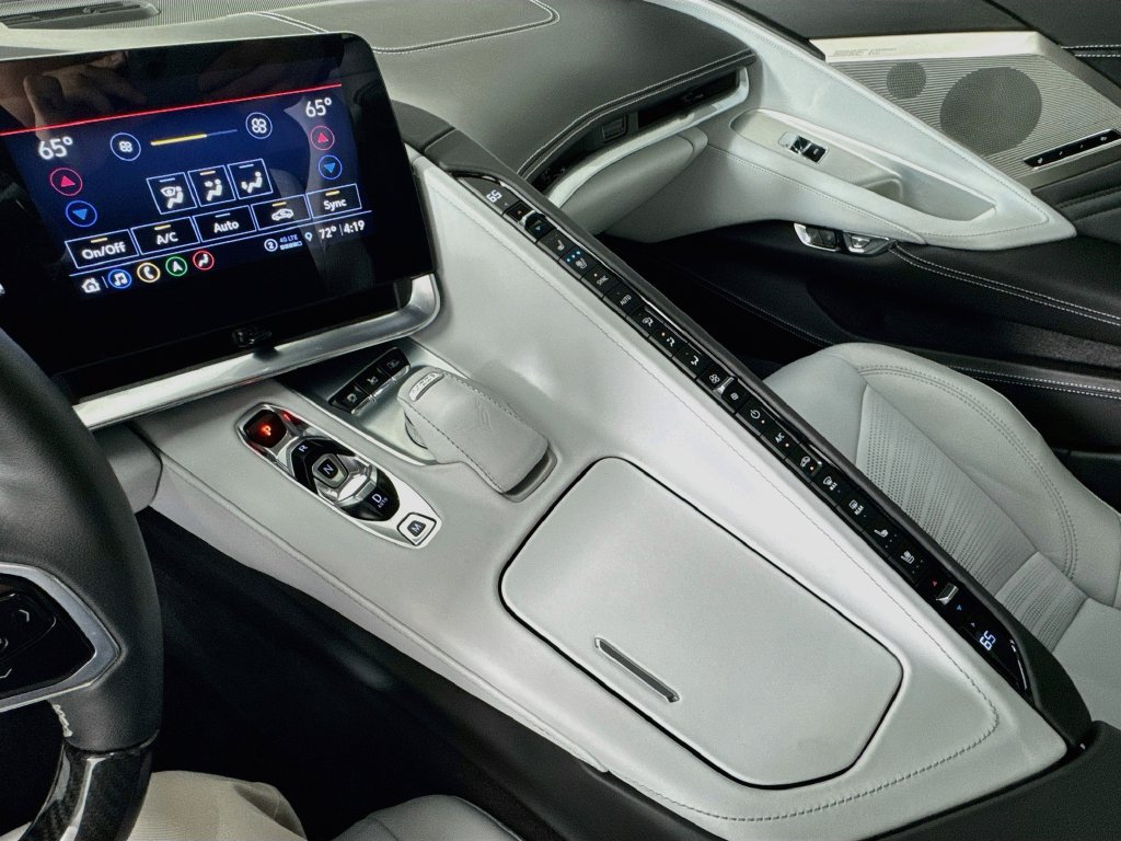 Used 2023 Chevrolet Corvette Z06 RWD image 18