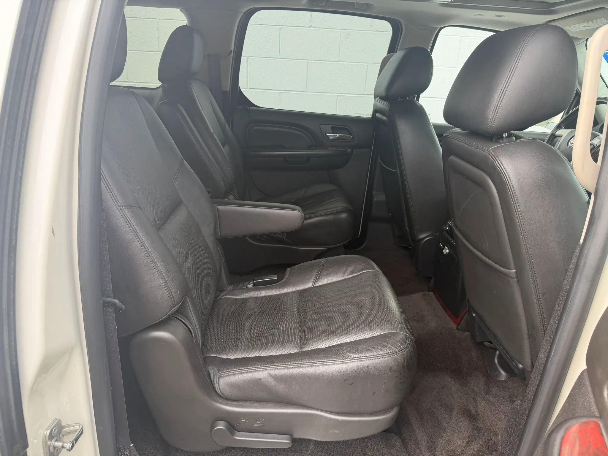 Used 2014 Cadillac Escalade ESV Premium AWD/4WD image 19