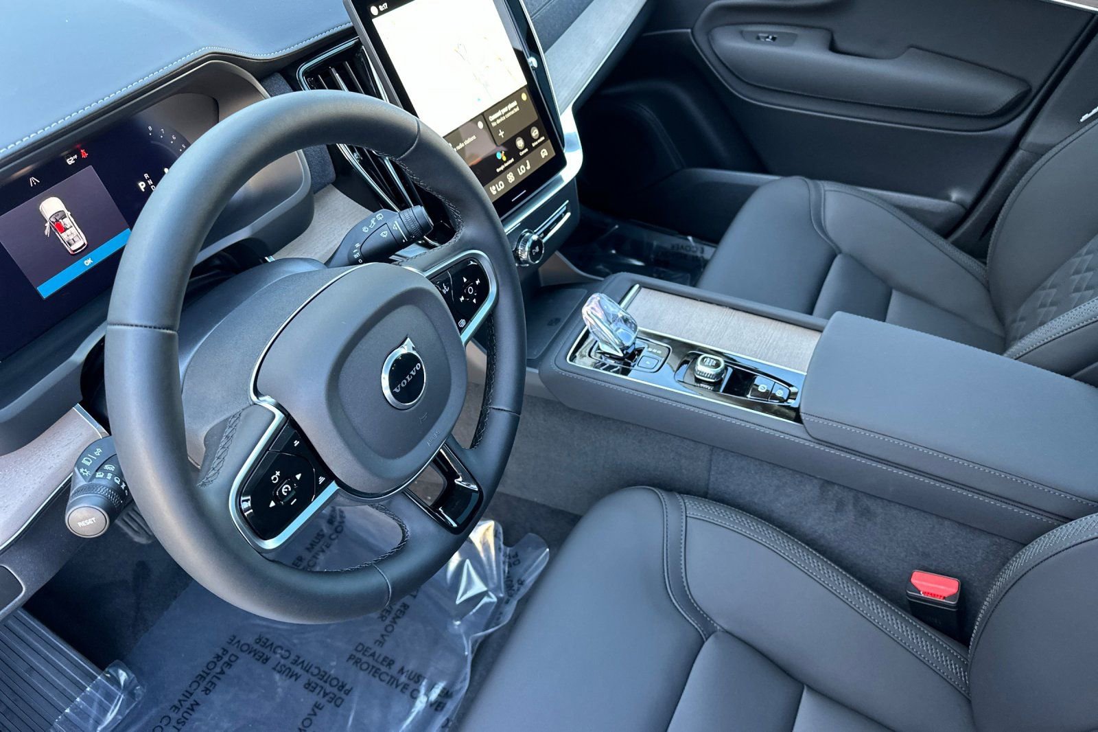 New 2026 Volvo XC90 B6 Plus w/ Protection Package image 13