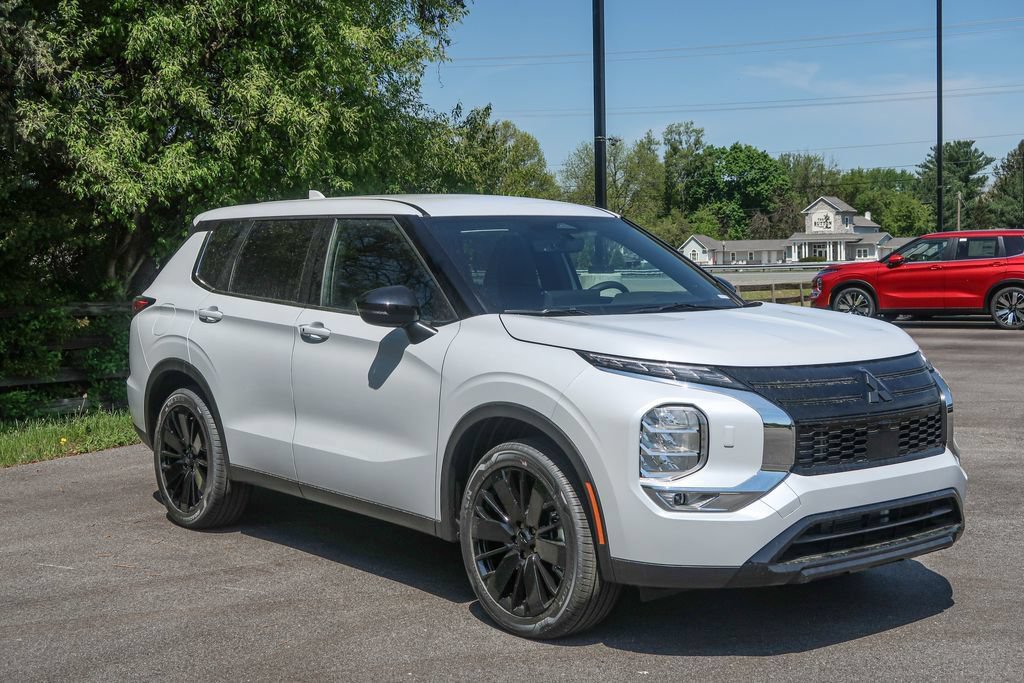 New 2026 Mitsubishi Outlander LE AWD/4WD image 7