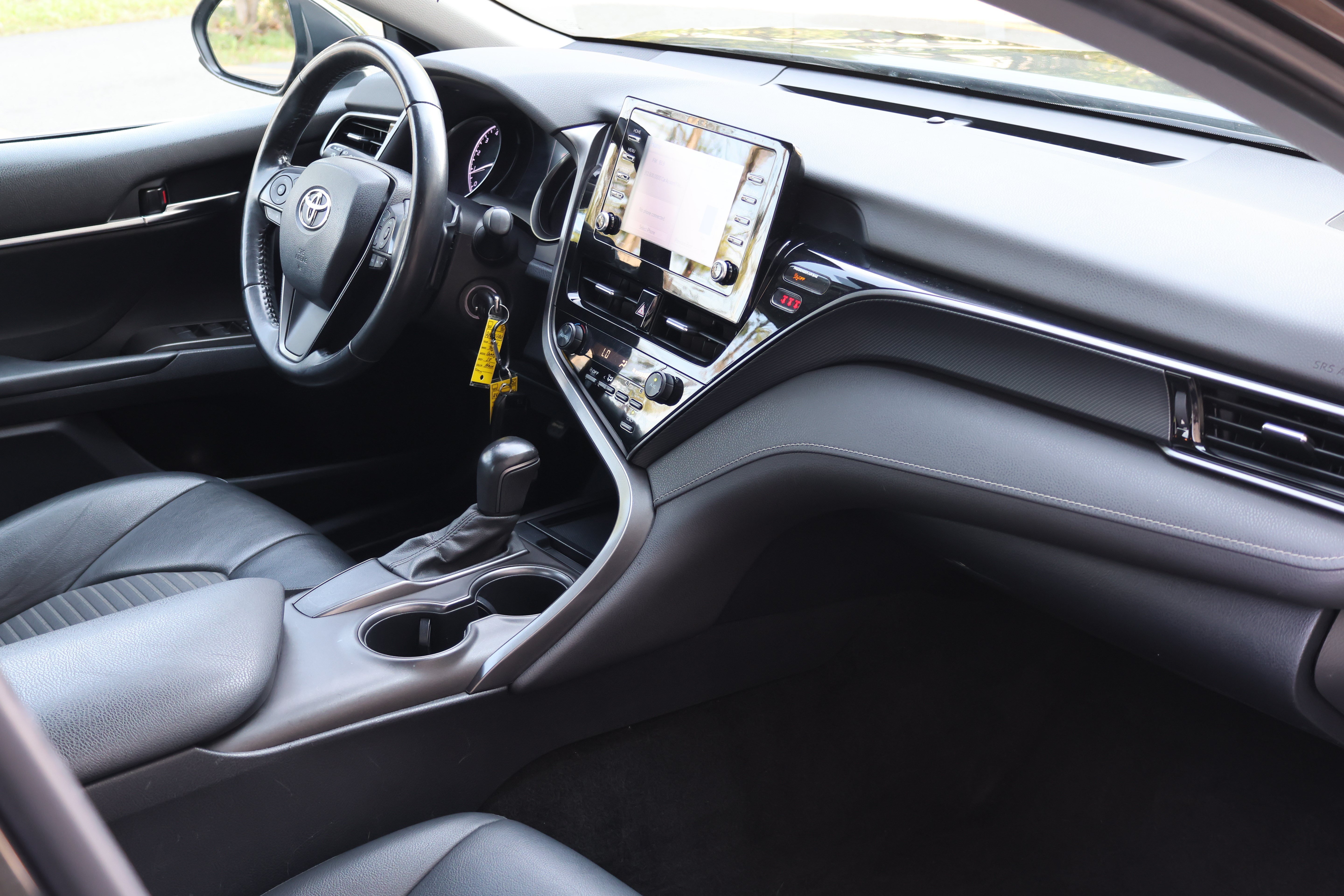 Used 2021 Toyota Camry SE FWD image 33