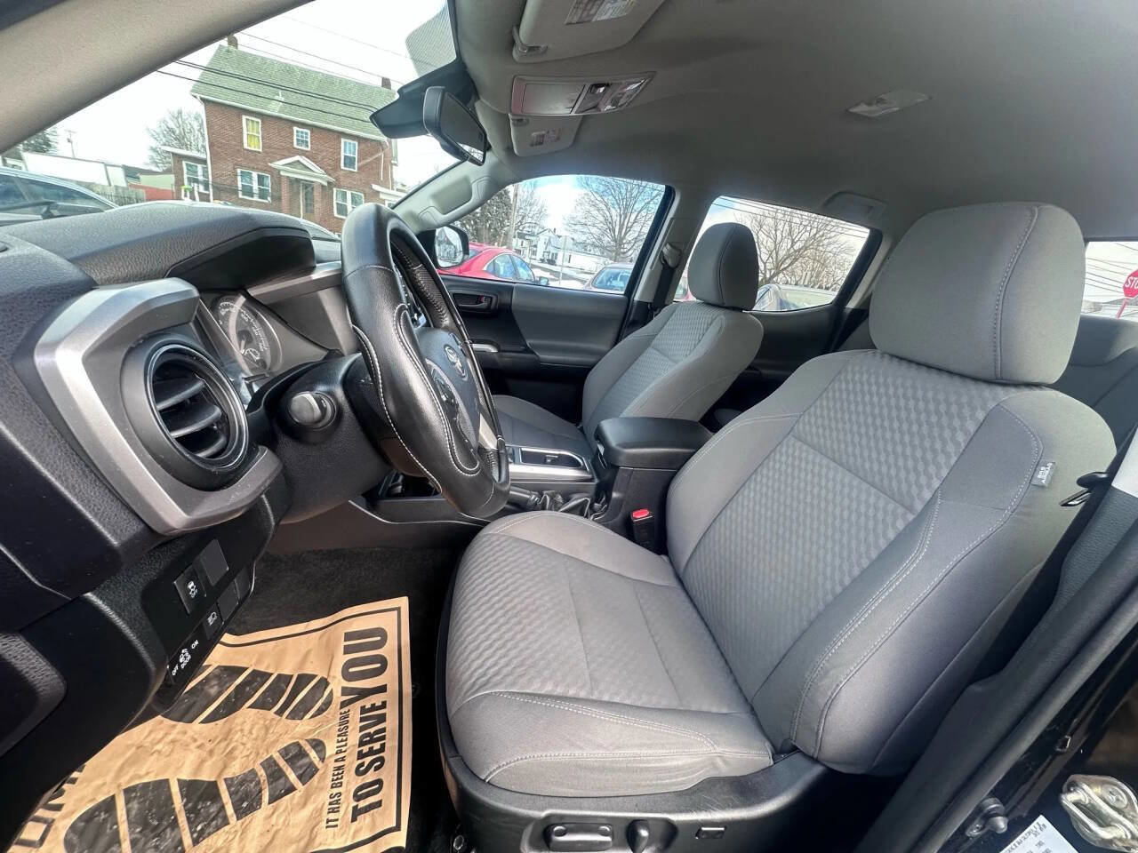 Used 2020 Toyota Tacoma SR5 image 10