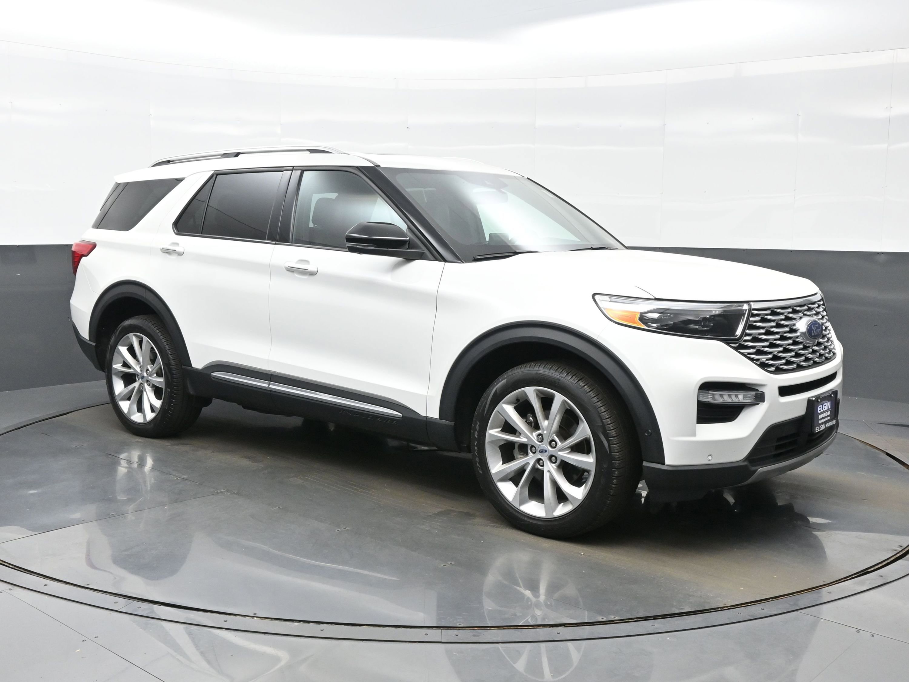 Used 2023 Ford Explorer Platinum w/ Technology Package AWD/4WD image 8