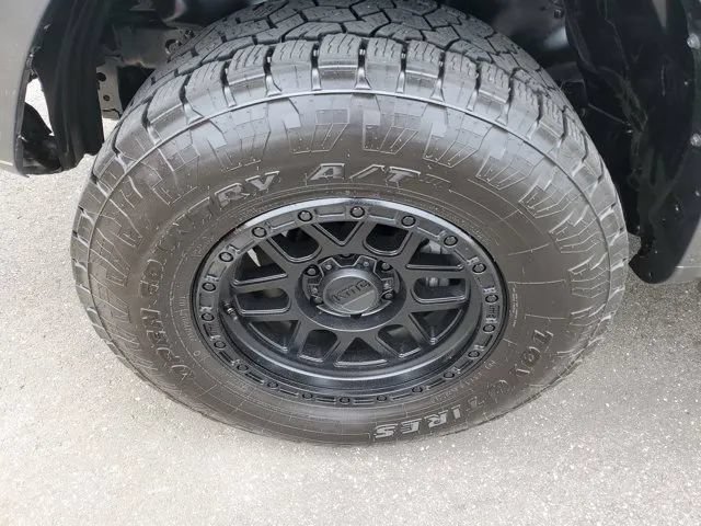 Used 2018 Toyota 4Runner SR5 Premium AWD/4WD image 4
