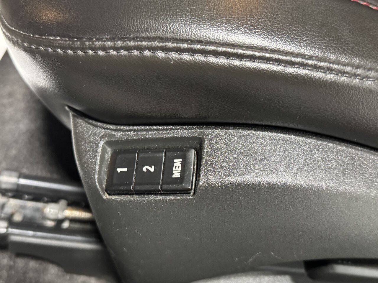 Used 2016 Chevrolet Equinox LTZ w/ Enhanced Convenience Package AWD/4WD image 10