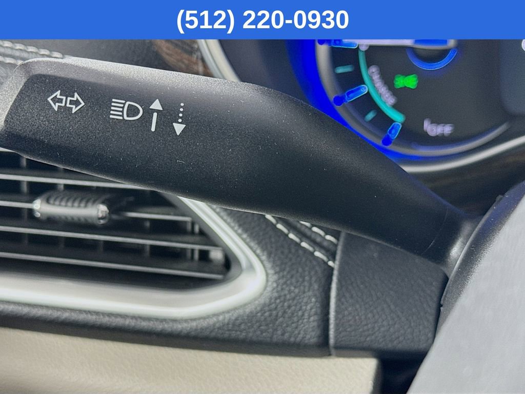 Used 2023 Chrysler Pacifica Limited image 13
