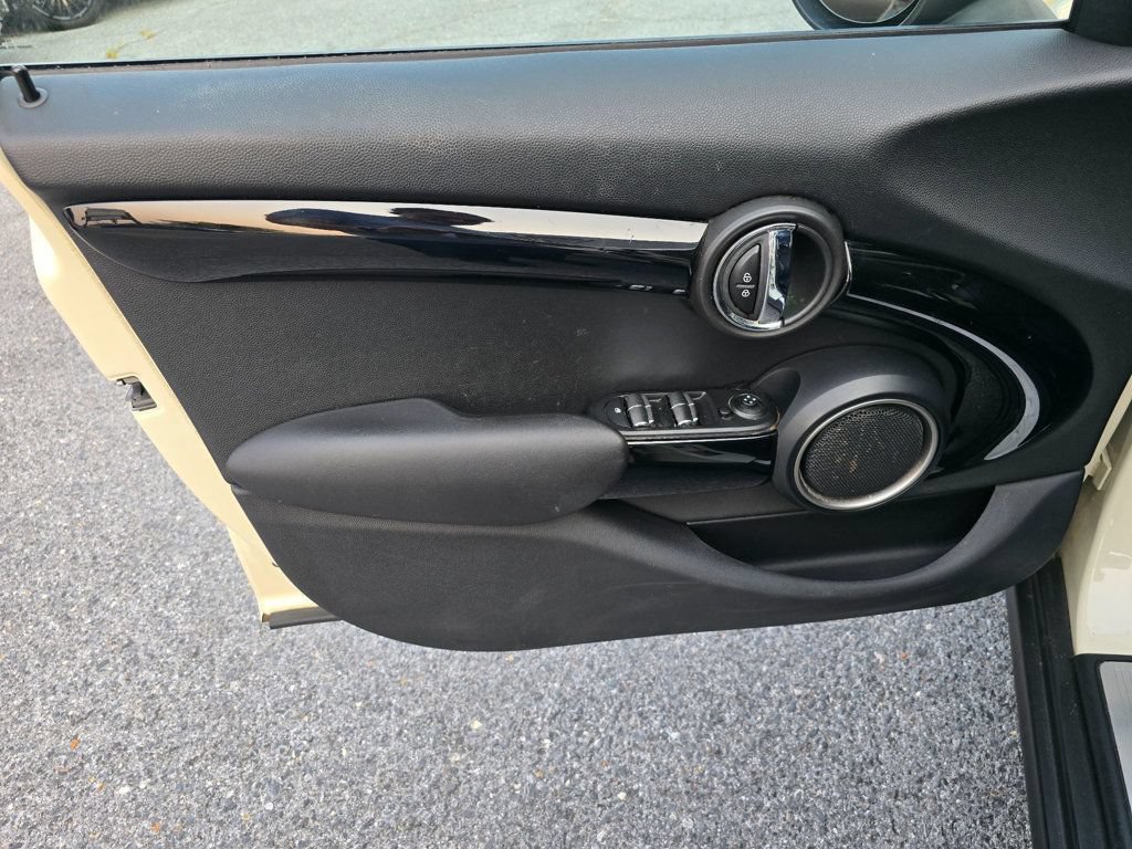 Used 2015 MINI Cooper S FWD image 10