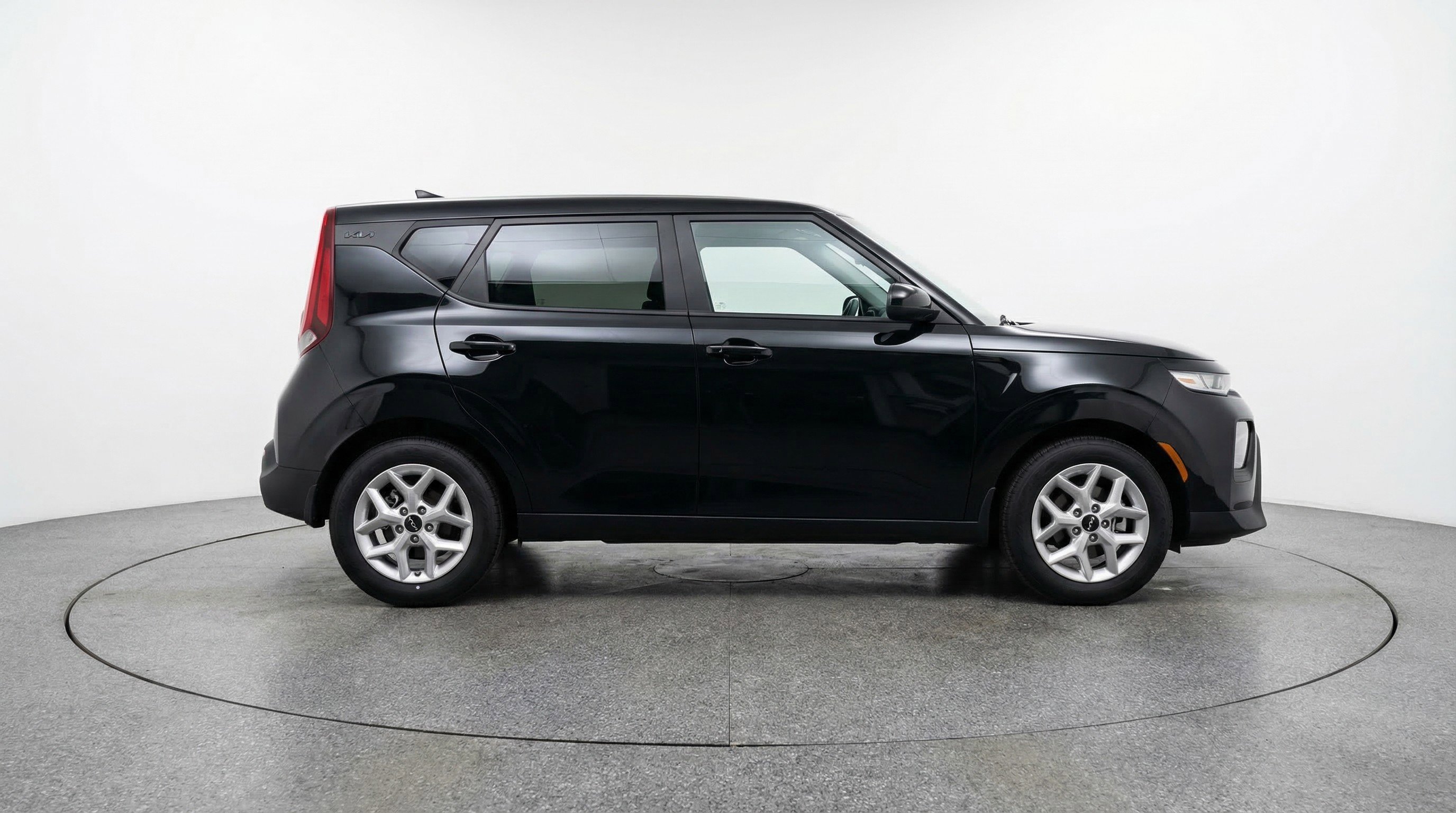 Used 2025 Kia Soul LX w/ LX Technology Package image 11