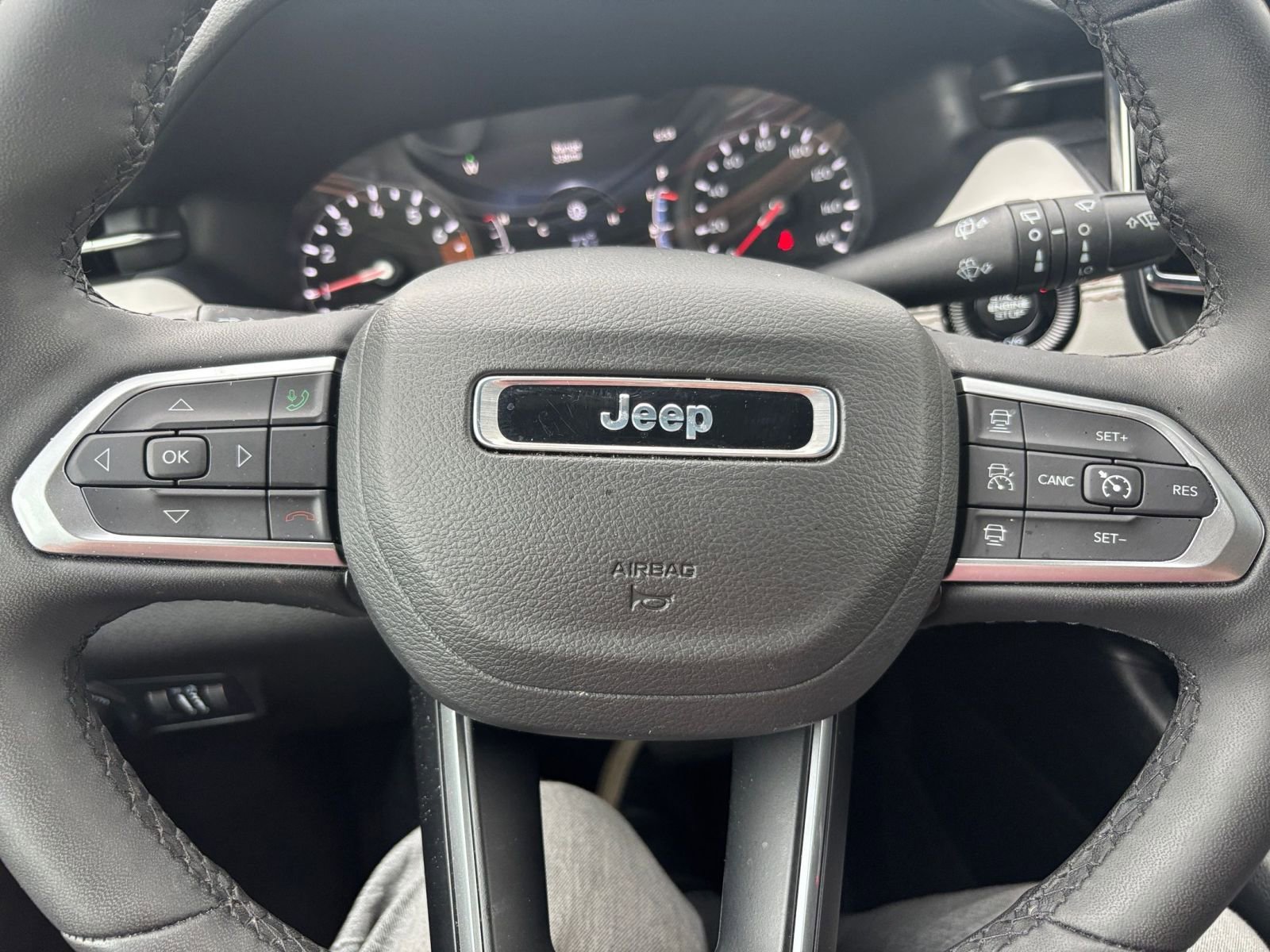 Used 2025 Jeep Compass Trailhawk image 25