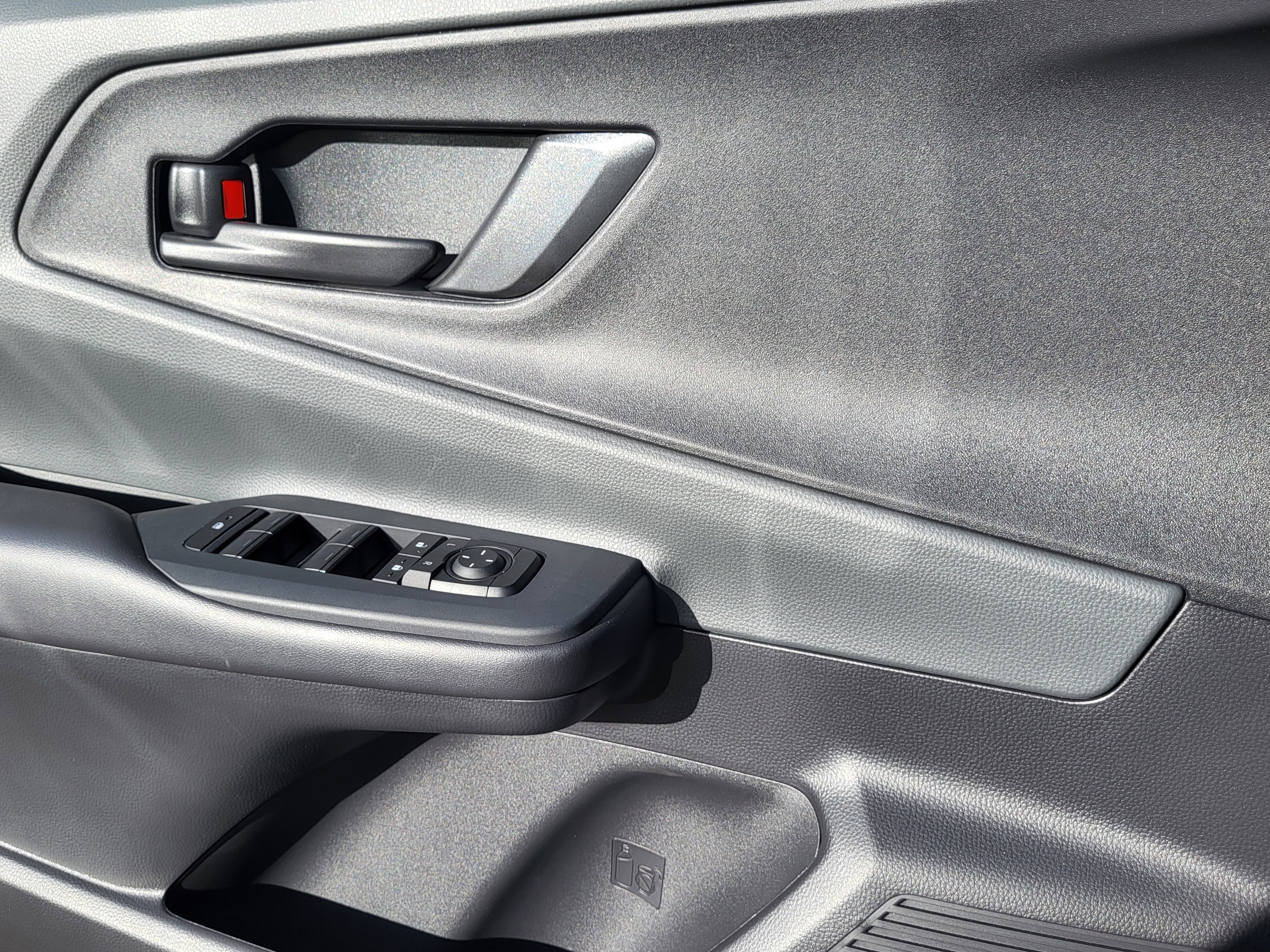 Used 2025 Toyota Prius LE image 8