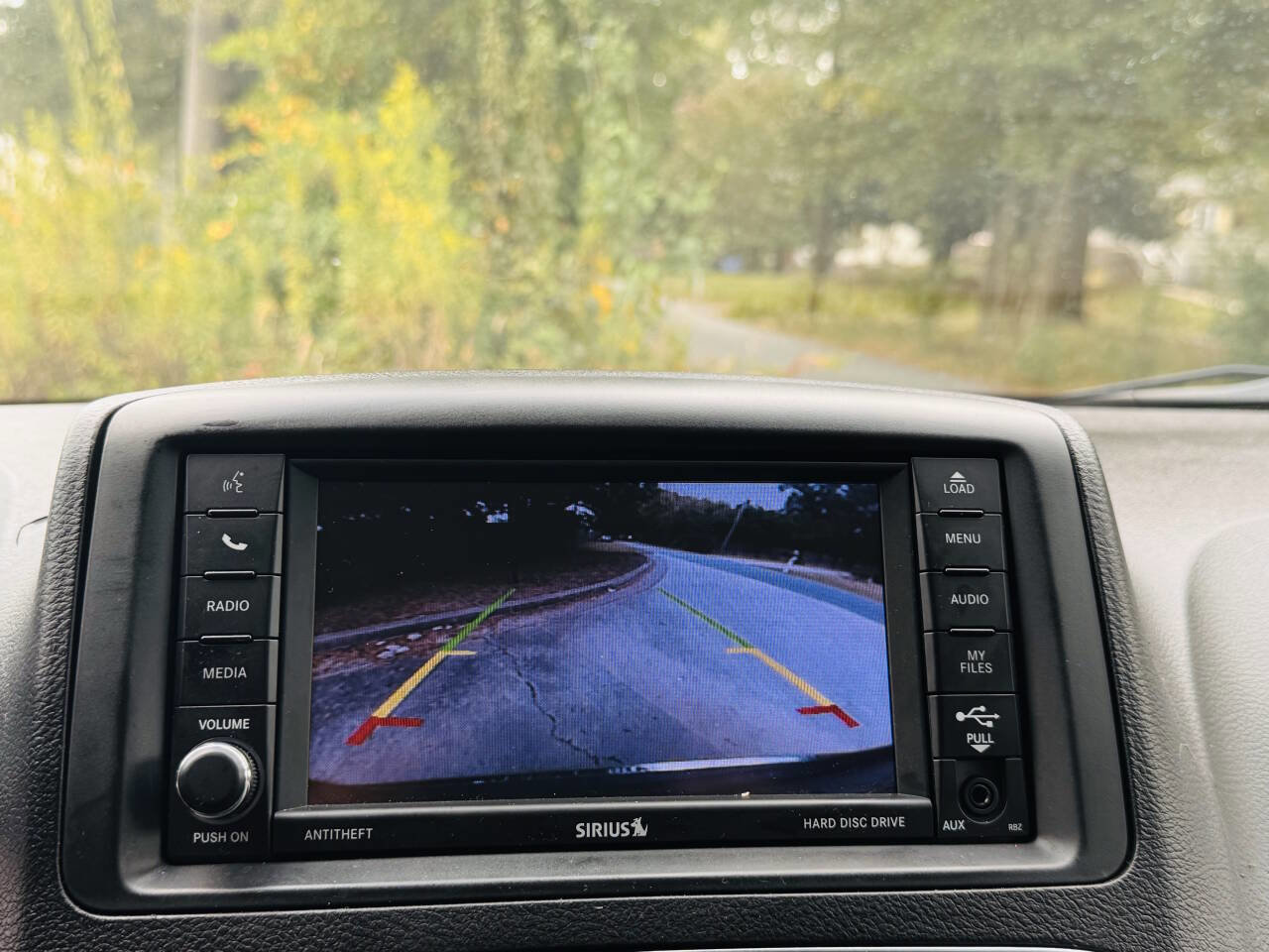 Used 2019 Dodge Grand Caravan SE w/ UConnect Hands-Free Group image 17