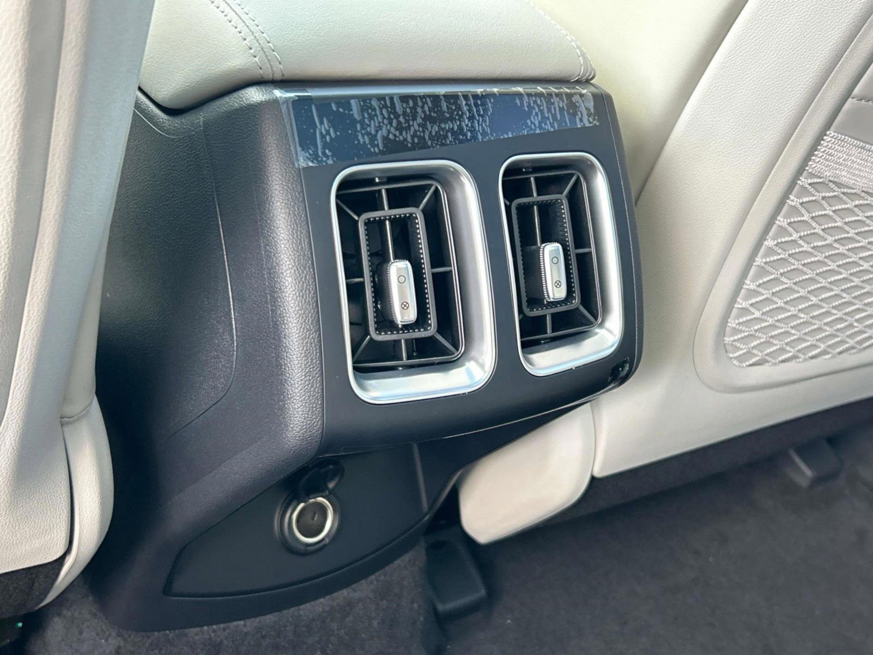 New 2025 Kia Sorento S w/ Panoramic Sunroof Package image 17