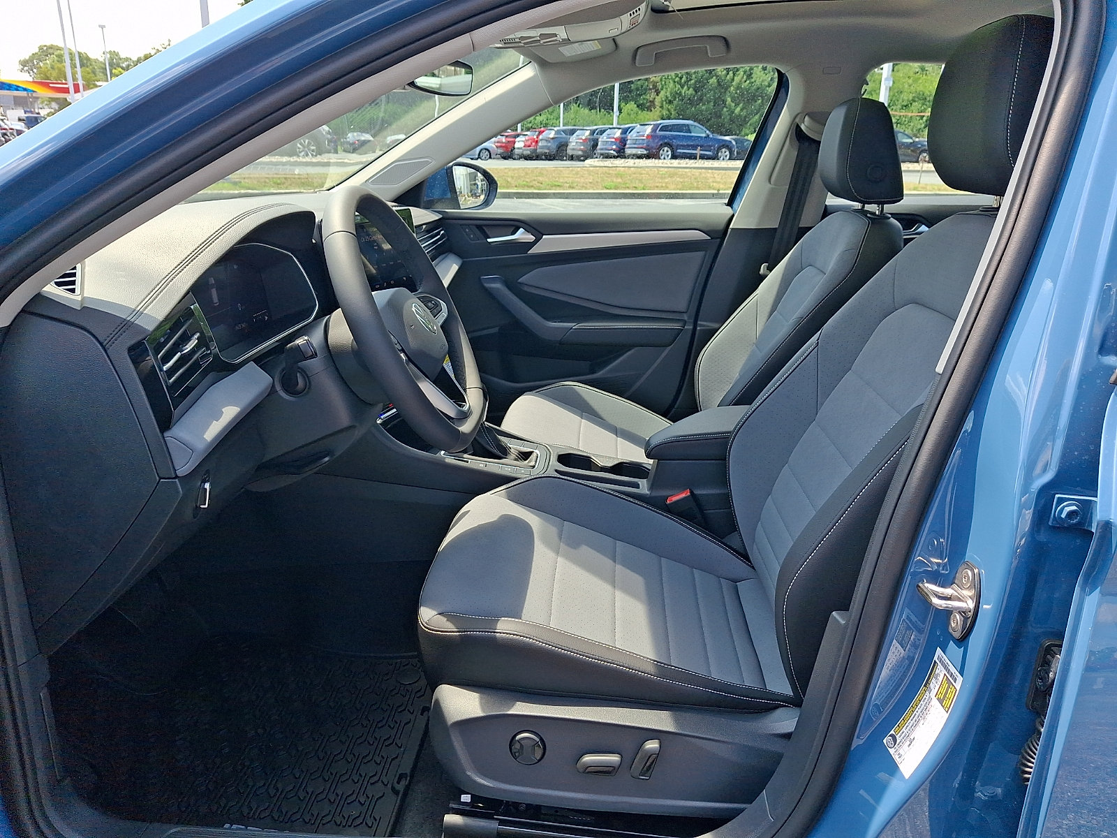 New 2026 Volkswagen Jetta SE FWD image 7