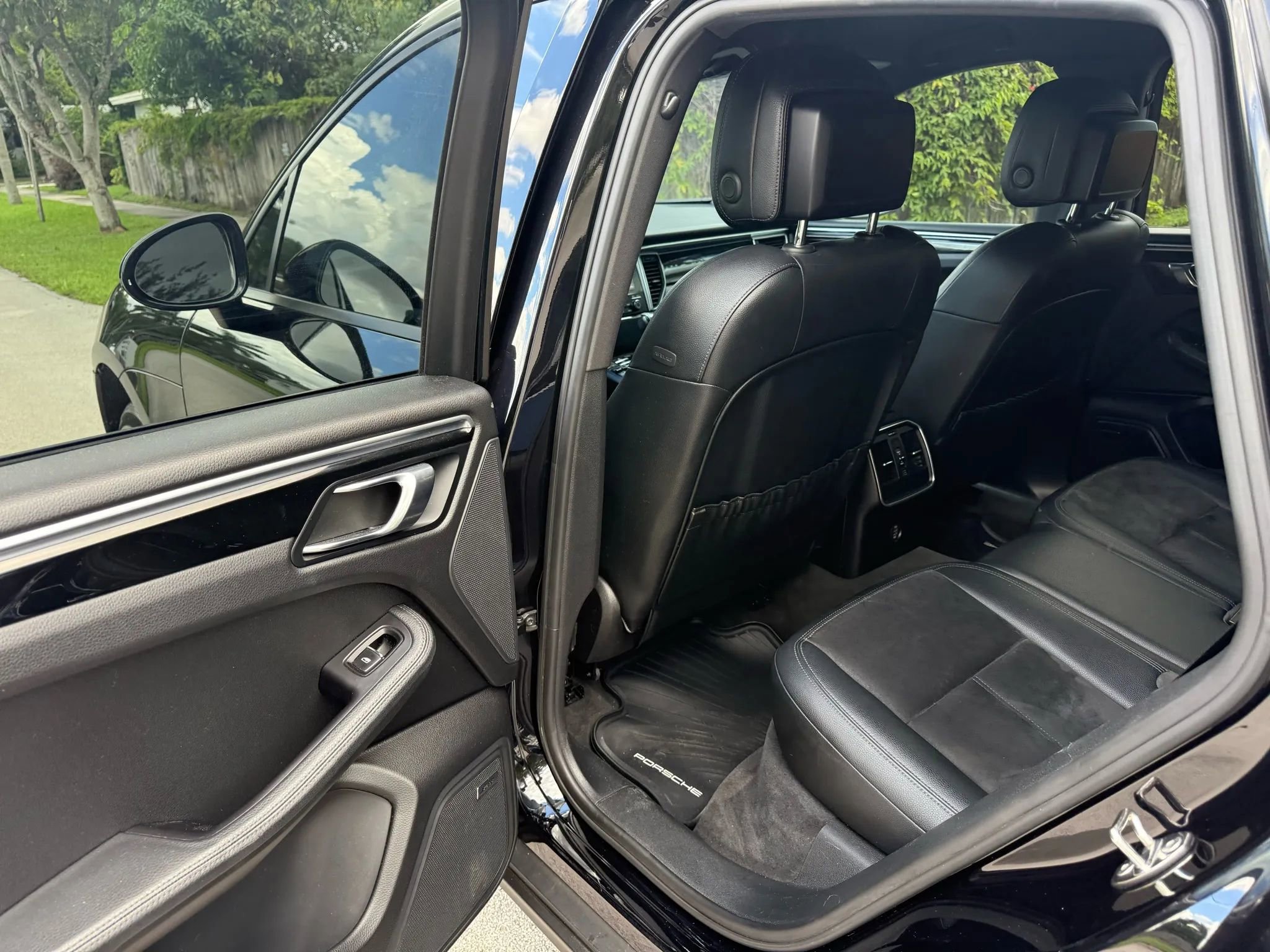 Used 2017 Porsche Macan image 9